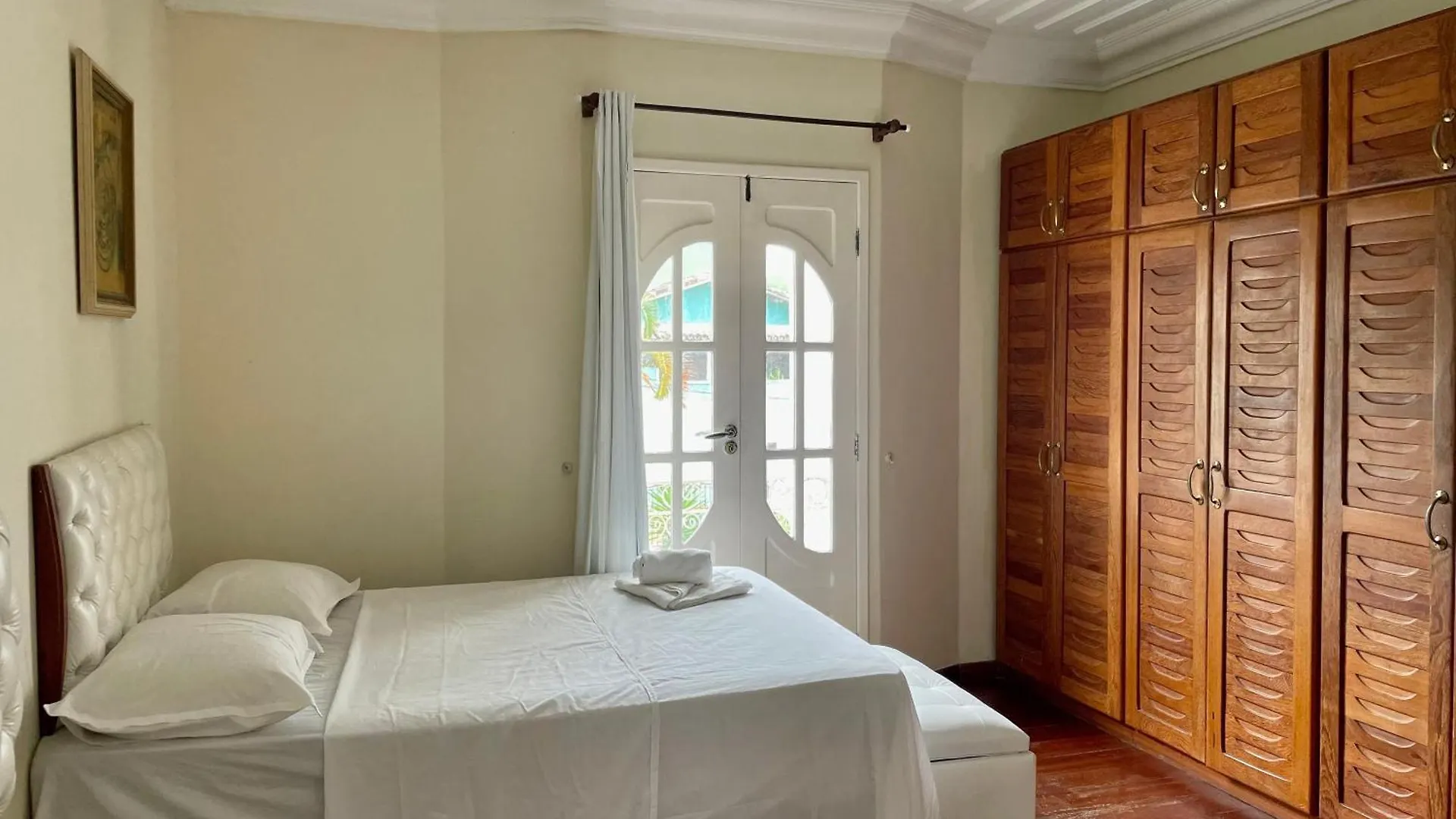Pousada Casa Branca Brasil - 100 M Da Passarela Do Alcool Porto Seguro Homestay